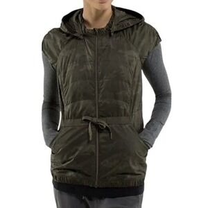 Lululemon Spring Fling Puffer Vest, Camo, Removable Hood, Size 6